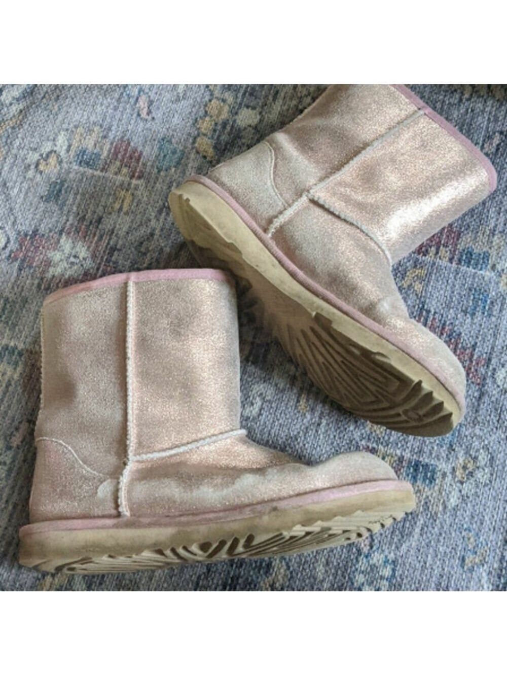 UGG | Kid's Classic II Metallic Glitter Boots In Pink